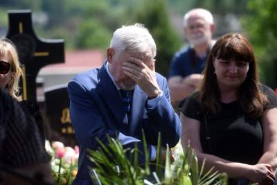 Artyści, przyjaciele, bliscy pożegnali Jerzego Trelę. Spoczął w rodzinnych Leńczach - zdjęcie 25