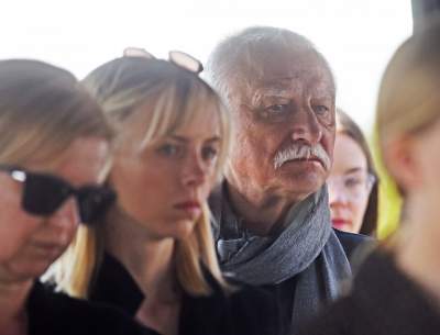 Artyści, przyjaciele, bliscy pożegnali Jerzego Trelę. Spoczął w rodzinnych Leńczach - zdjęcie 18