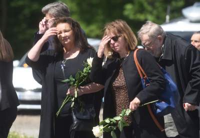 Artyści, przyjaciele, bliscy pożegnali Jerzego Trelę. Spoczął w rodzinnych Leńczach - zdjęcie 7