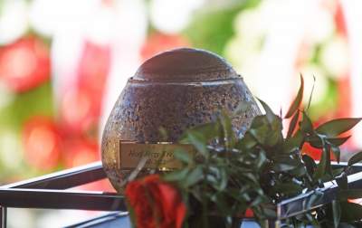 Artyści, przyjaciele, bliscy pożegnali Jerzego Trelę. Spoczął w rodzinnych Leńczach - zdjęcie 16