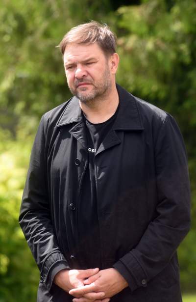 Artyści, przyjaciele, bliscy pożegnali Jerzego Trelę. Spoczął w rodzinnych Leńczach - zdjęcie 4