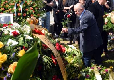 Artyści, przyjaciele, bliscy pożegnali Jerzego Trelę. Spoczął w rodzinnych Leńczach - zdjęcie 31