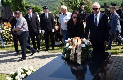 Artyści, przyjaciele, bliscy pożegnali Jerzego Trelę. Spoczął w rodzinnych Leńczach - zdjęcie 30