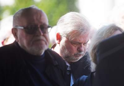 Artyści, przyjaciele, bliscy pożegnali Jerzego Trelę. Spoczął w rodzinnych Leńczach - zdjęcie 17