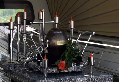 Artyści, przyjaciele, bliscy pożegnali Jerzego Trelę. Spoczął w rodzinnych Leńczach - zdjęcie 11