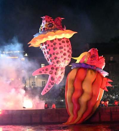 Pofrunął nawet pomnik Smoka Wawelskiego. Wielki pokaz nad Wisłą - zdjęcie 45