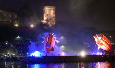 Pofrunął nawet pomnik Smoka Wawelskiego. Wielki pokaz nad Wisłą - zdjęcie 65