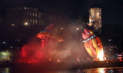 Pofrunął nawet pomnik Smoka Wawelskiego. Wielki pokaz nad Wisłą - zdjęcie 48