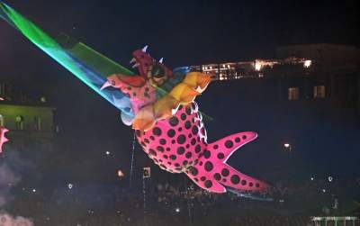 Pofrunął nawet pomnik Smoka Wawelskiego. Wielki pokaz nad Wisłą - zdjęcie 33