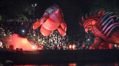 Pofrunął nawet pomnik Smoka Wawelskiego. Wielki pokaz nad Wisłą - zdjęcie 61