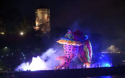 Pofrunął nawet pomnik Smoka Wawelskiego. Wielki pokaz nad Wisłą - zdjęcie 16