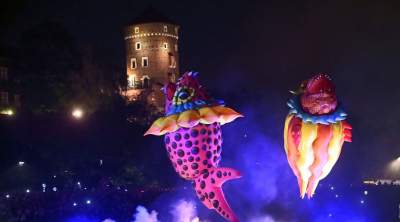 Pofrunął nawet pomnik Smoka Wawelskiego. Wielki pokaz nad Wisłą - zdjęcie 18