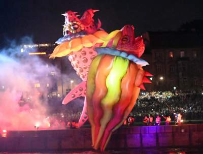 Pofrunął nawet pomnik Smoka Wawelskiego. Wielki pokaz nad Wisłą - zdjęcie 43