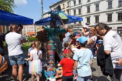 Piknik przed magistratem: smoki, zioła i scena przed urzędem - zdjęcie 2