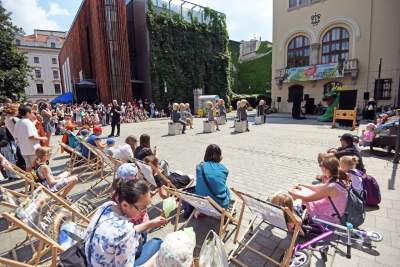 Piknik przed magistratem: smoki, zioła i scena przed urzędem - zdjęcie 27