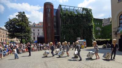 Piknik przed magistratem: smoki, zioła i scena przed urzędem - zdjęcie 26