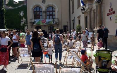 Piknik przed magistratem: smoki, zioła i scena przed urzędem - zdjęcie 15