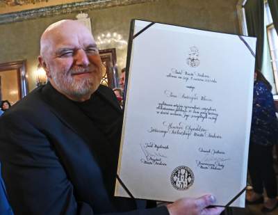 Andrzej Mleczko odbiera tytuł honorowego obywatela Krakowa, fot. Marek Lasyk - zdjęcie 4