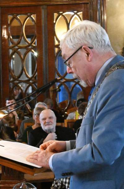 Andrzej Mleczko odbiera tytuł honorowego obywatela Krakowa, fot. Marek Lasyk - zdjęcie 15