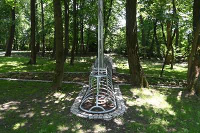 Dosłownie odlotowy park na Klinach, nawiązuje do historii... - zdjęcie 1