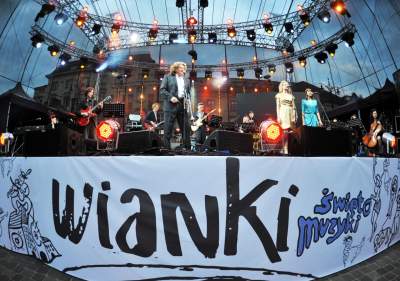 Historia „Wianków”: dobra zabawa i piękne kobiety z kwiatami we włosach - zdjęcie 14