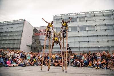 Magiczne show na szczudłach. Teatry uliczne w akcji - zdjęcie 24