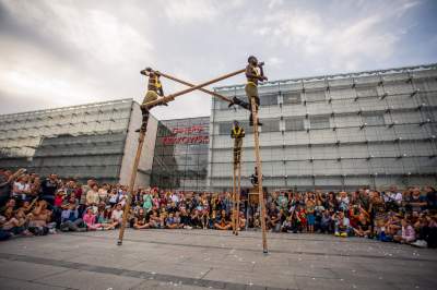 Magiczne show na szczudłach. Teatry uliczne w akcji - zdjęcie 5