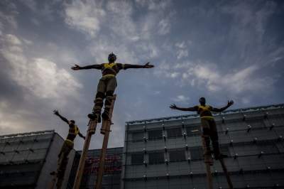 Magiczne show na szczudłach. Teatry uliczne w akcji - zdjęcie 6