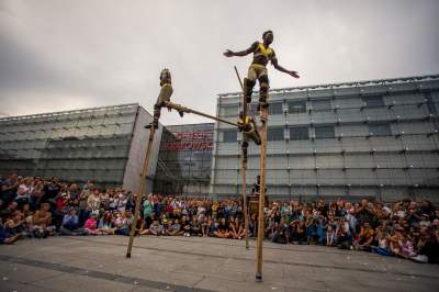 Magiczne show na szczudłach. Teatry uliczne w akcji - zdjęcie 18