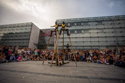 Magiczne show na szczudłach. Teatry uliczne w akcji - zdjęcie 12