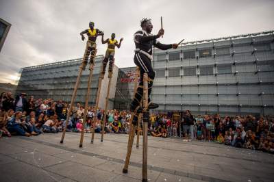 Magiczne show na szczudłach. Teatry uliczne w akcji - zdjęcie 28