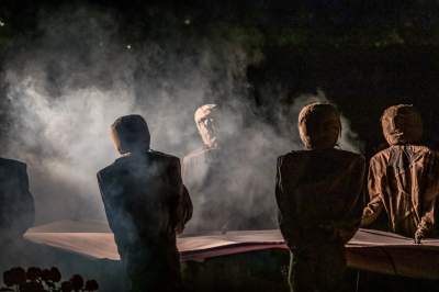 Przejmujący spektakl w ogrodach Muzeum Archeologicznego - zdjęcie 6