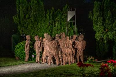 Przejmujący spektakl w ogrodach Muzeum Archeologicznego - zdjęcie 4