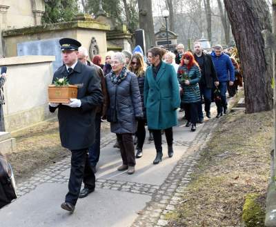 Towarzyszyli mu w ostatniej drodze. Pożegnaliśmy wielkiego artystę - zdjęcie 6