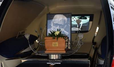 Towarzyszyli mu w ostatniej drodze. Pożegnaliśmy wielkiego artystę - zdjęcie 1