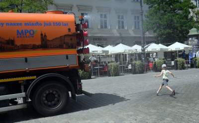 W poszukiwaniu ochłody. Kiedy i gdzie miasto uruchamia kurtyny wodne? - zdjęcie 1