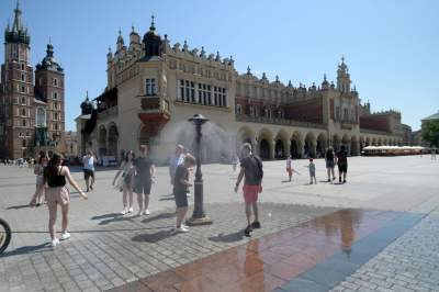 W poszukiwaniu ochłody. Kiedy i gdzie miasto uruchamia kurtyny wodne? - zdjęcie 14