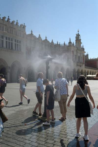 W poszukiwaniu ochłody. Kiedy i gdzie miasto uruchamia kurtyny wodne? - zdjęcie 13