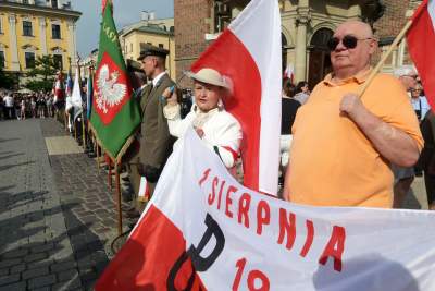 Kraków uczcił rocznicę Powstania. Bez rac i marszu neofaszystów - zdjęcie 9