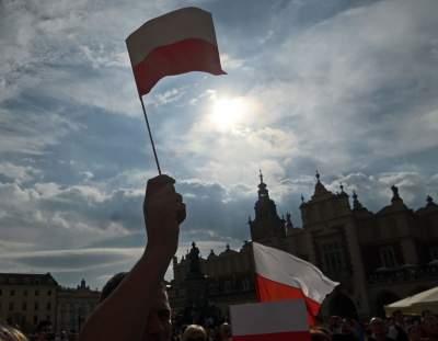 Kraków uczcił rocznicę Powstania. Bez rac i marszu neofaszystów - zdjęcie 11