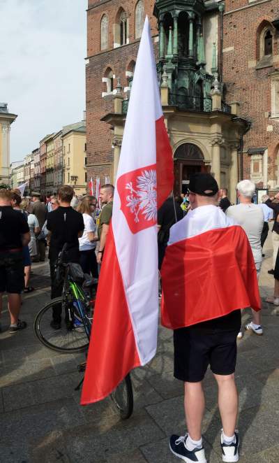 Kraków uczcił rocznicę Powstania. Bez rac i marszu neofaszystów - zdjęcie 12