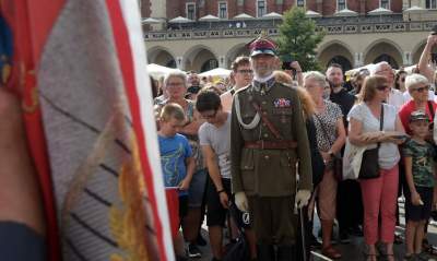 Kraków uczcił rocznicę Powstania. Bez rac i marszu neofaszystów - zdjęcie 10