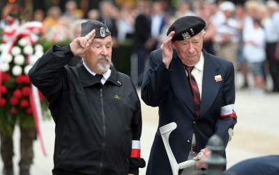 Kraków uczcił rocznicę Powstania. Bez rac i marszu neofaszystów - zdjęcie 32