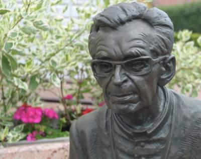 Ławka kardynała Macharskiego: w niedzielę poświęcenie pomnika - zdjęcie 4