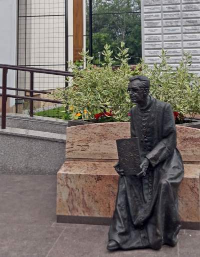 Ławka kardynała Macharskiego: w niedzielę poświęcenie pomnika - zdjęcie 8