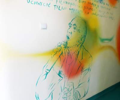 Literackie murale na szkolnym korytarzu. Kapitalny pomysł - zdjęcie 15