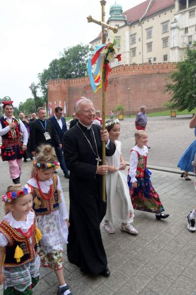Tak abp Jędraszewski żegnał pielgrzymów. Entuzjazm kilku tysięcy osób - zdjęcie 12