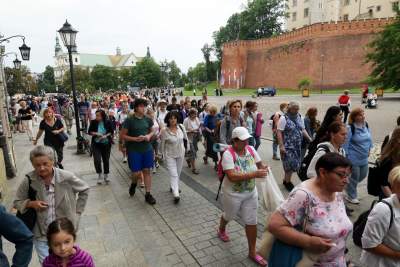 Tak abp Jędraszewski żegnał pielgrzymów. Entuzjazm kilku tysięcy osób - zdjęcie 13