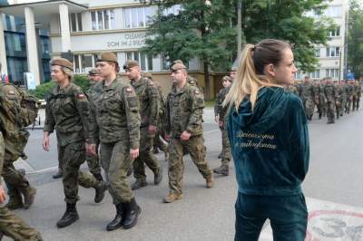 Marsz Szlakiem I Kompanii Kadrowej 2022, fot. Marek Lasyk - zdjęcie 20