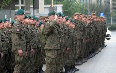 Marsz Szlakiem I Kompanii Kadrowej 2022, fot. Marek Lasyk - zdjęcie 10